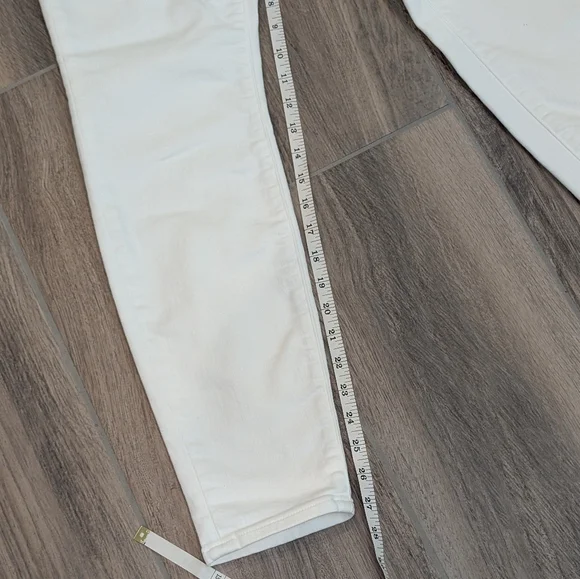 Like new! Athleta White Skinny Jeans - Picture 6 of 6